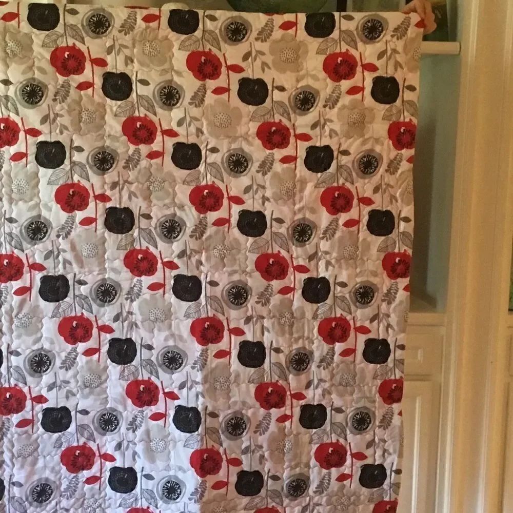 Handmade Quilt   - Picture 5 of 9